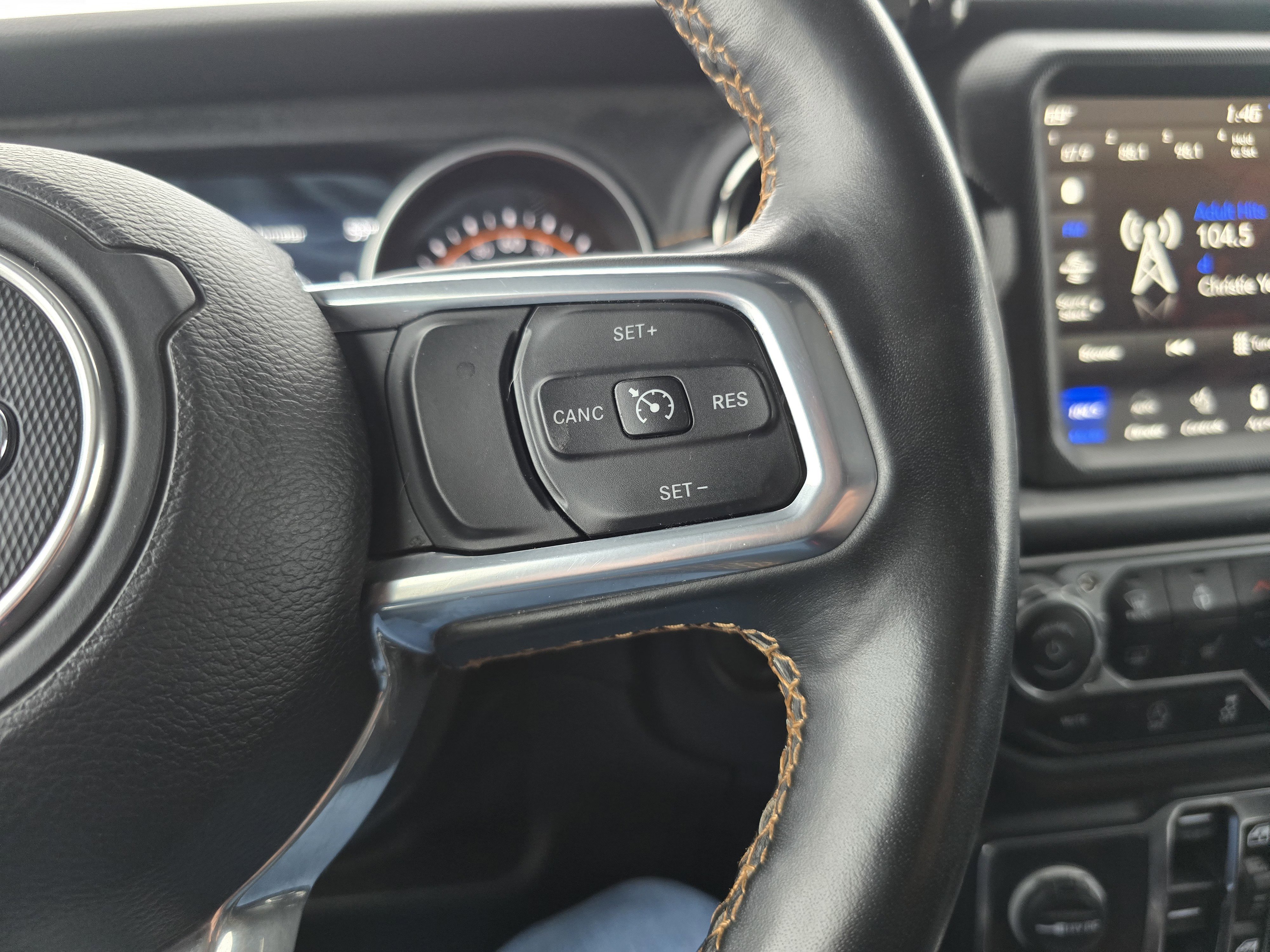 Used 2022 Jeep Gladiator Overland AWD/4WD image 22
