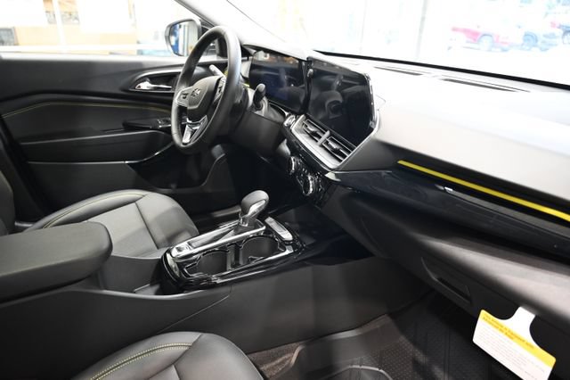 New 2026 Chevrolet Trax ACTIV w/ Sunroof Package FWD image 13