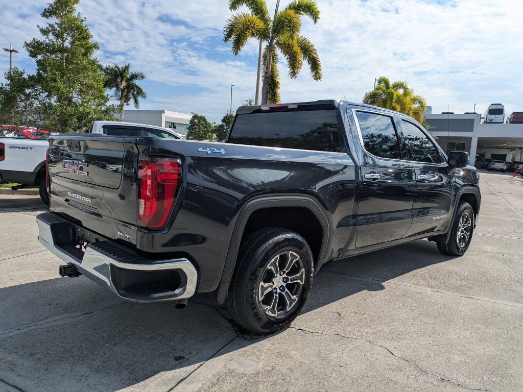 Used 2025 GMC Sierra 1500 SLT AWD/4WD image 4