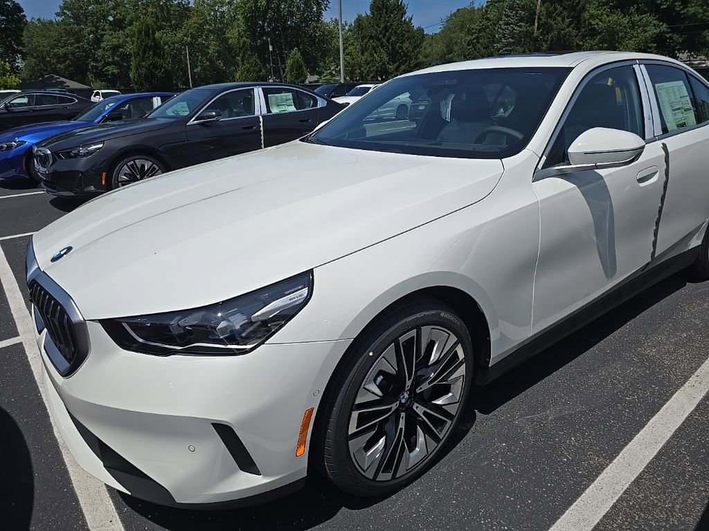 New 2026 BMW 530i xDrive image 2