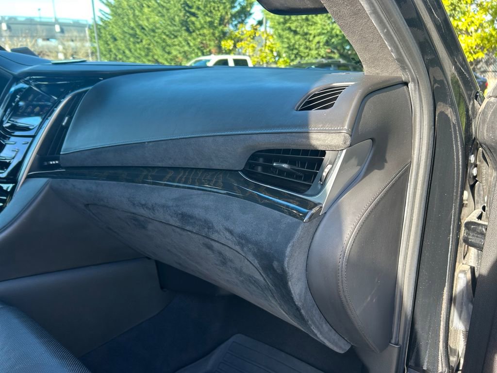 Used 2019 Cadillac Escalade ESV Platinum w/ Escalade Sport Edition image 26