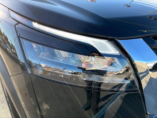 Used 2025 Nissan Pathfinder SV w/ Cargo Package image 30