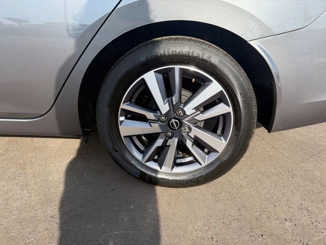 Used 2023 Nissan Versa SV FWD image 8