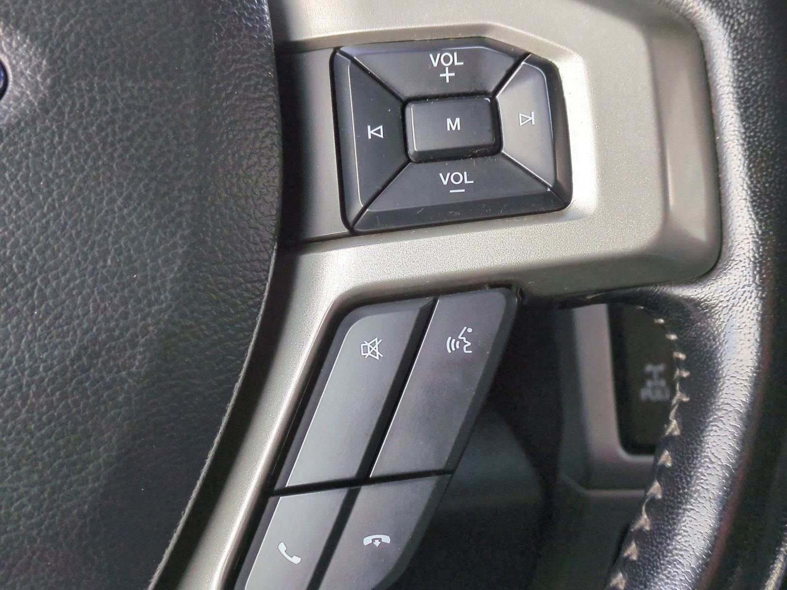 Used 2022 Ford F250 Lariat w/ Tremor Off-Road Package image 30