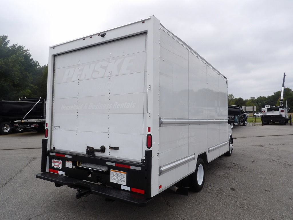 Used 2021 GMC Savana 3500 Extended w/ Power Convenience Package RWD image 6