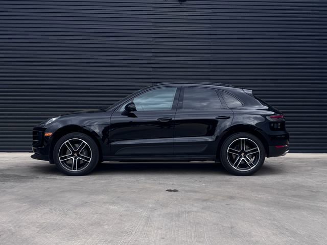 Certified 2021 Porsche Macan image 2