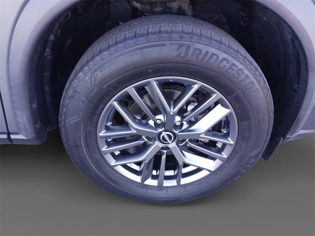 Used 2023 Nissan Rogue S image 16