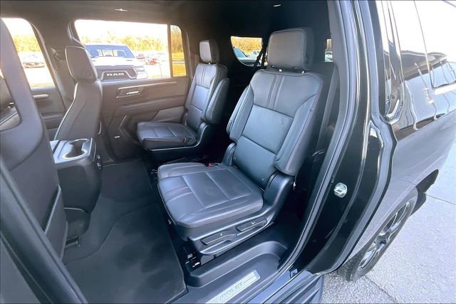 Used 2025 Chevrolet Suburban RST w/ RST Capability Package image 22