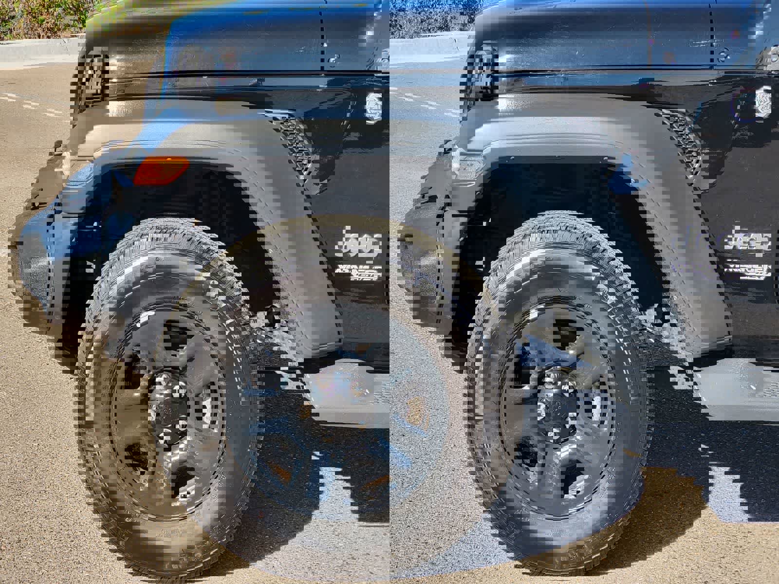 Used 2019 Jeep Wrangler Sport image 8