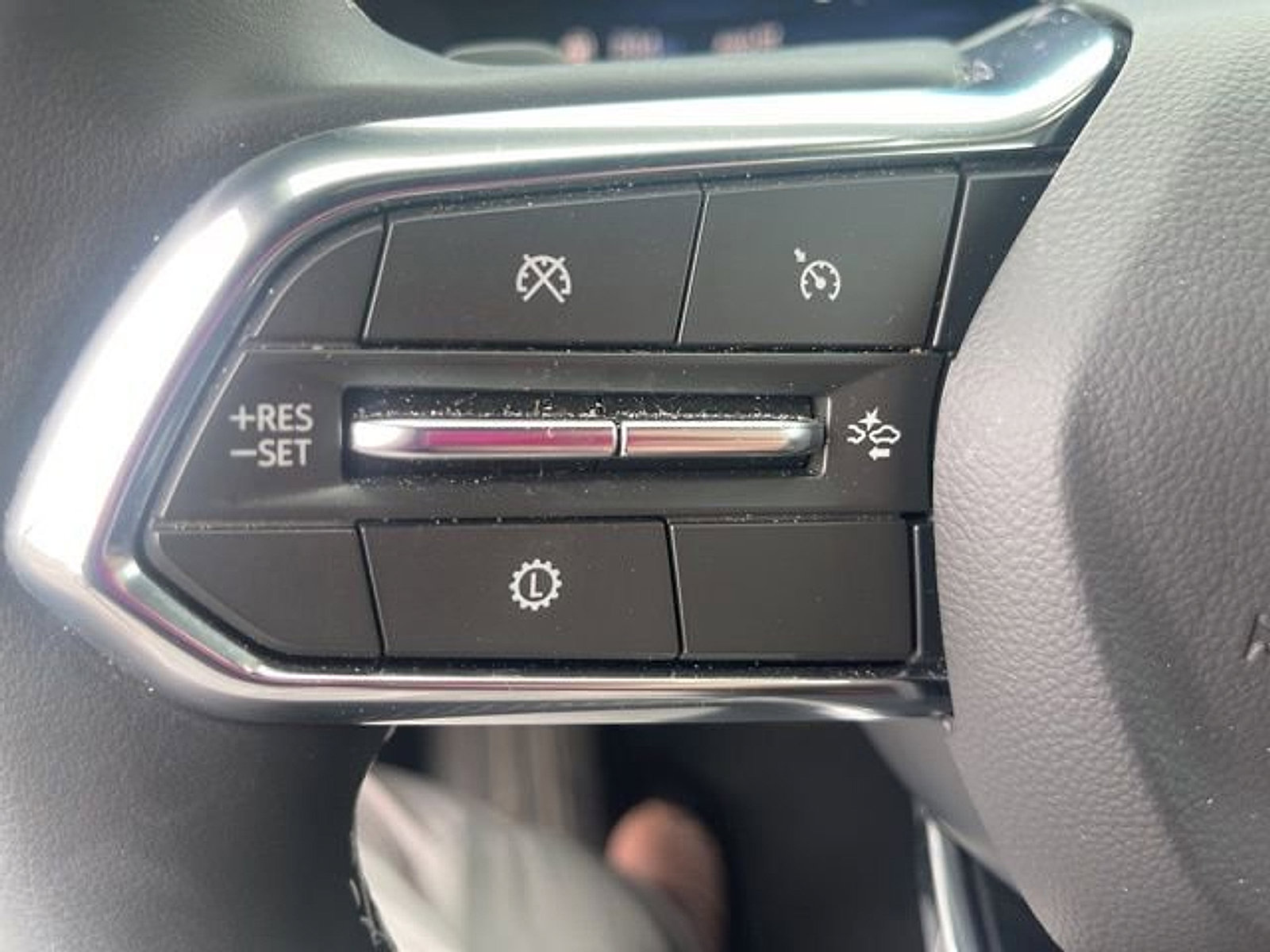 Certified 2025 Chevrolet Traverse LT image 12