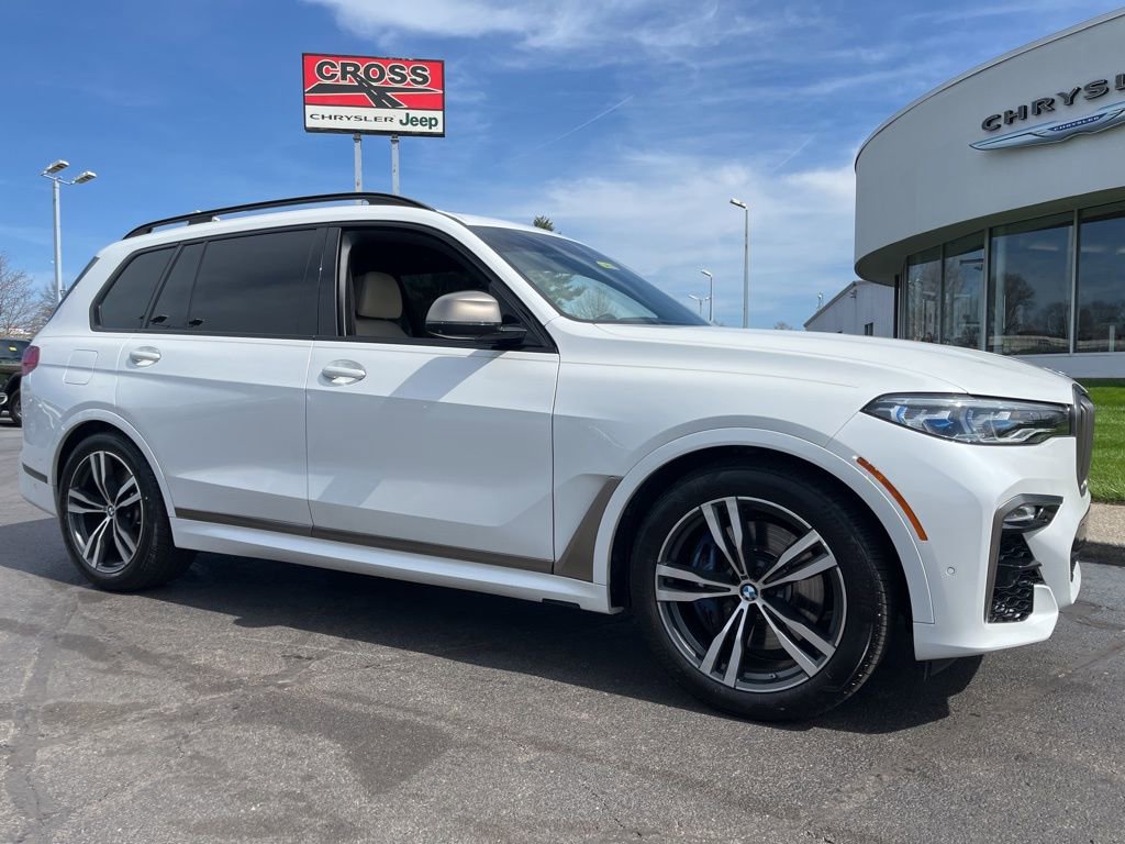 Used 2021 BMW X7 M50i w/ Executive Package image 54