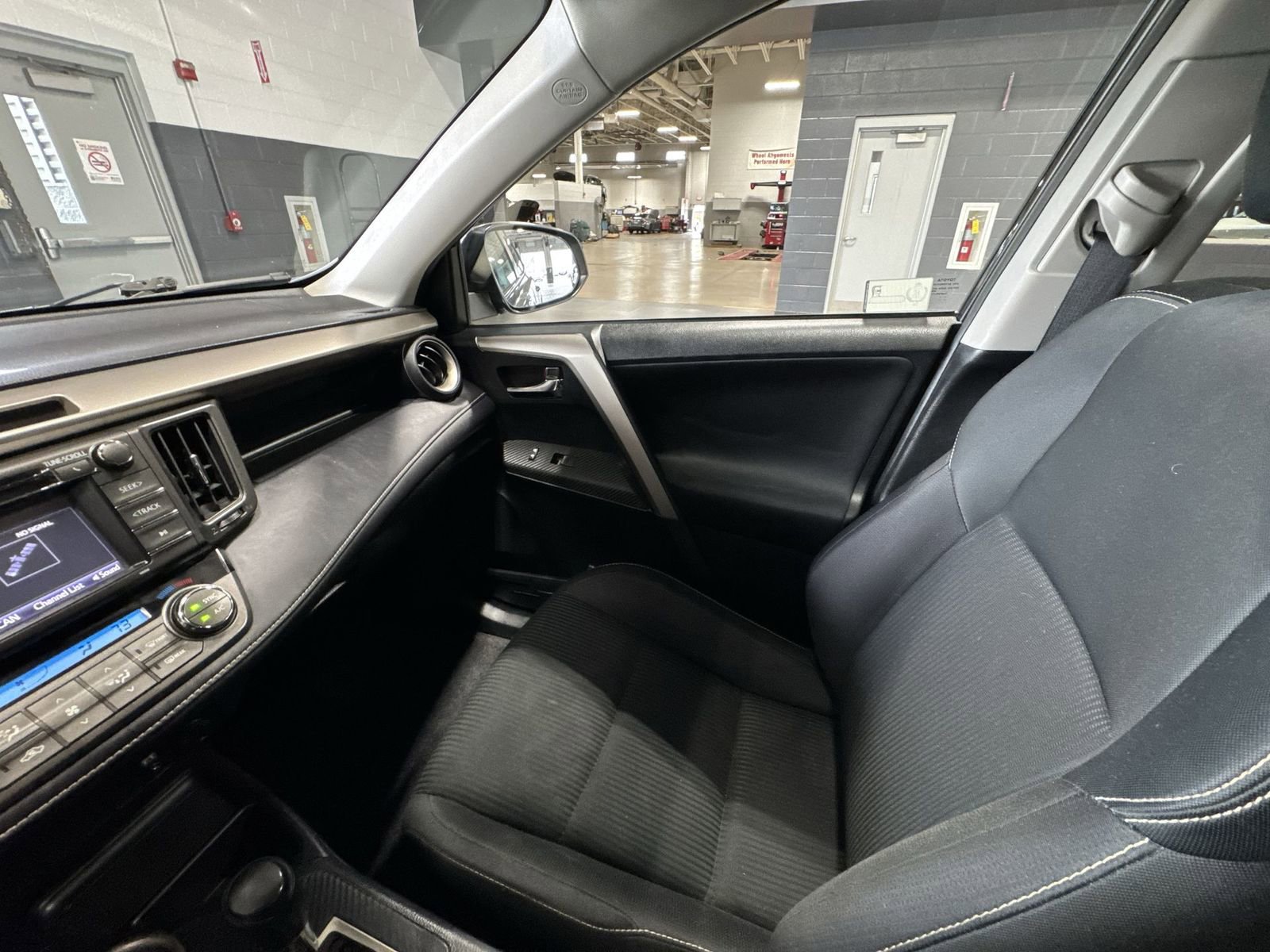 Used 2014 Toyota RAV4 XLE AWD/4WD image 3