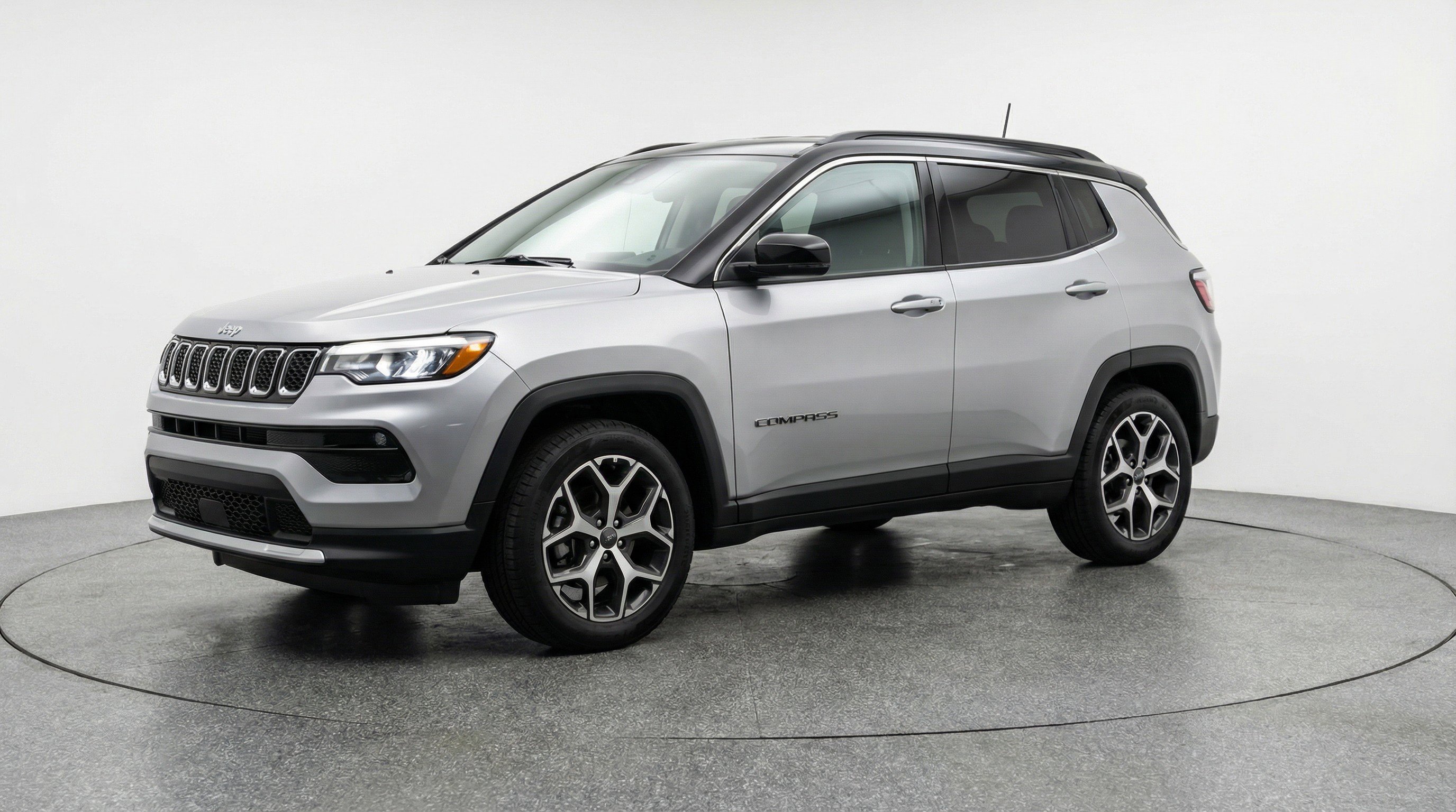 Used 2025 Jeep Compass Limited image 3