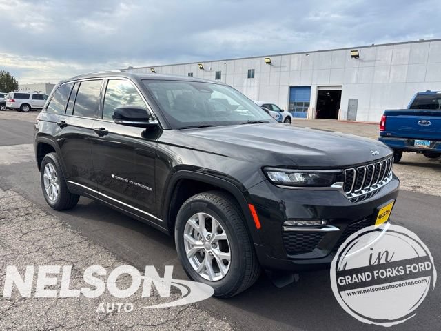 Used 2023 Jeep Grand Cherokee Limited AWD/4WD image 1