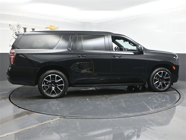 Used 2024 Chevrolet Suburban RST w/ Luxury Package image 40