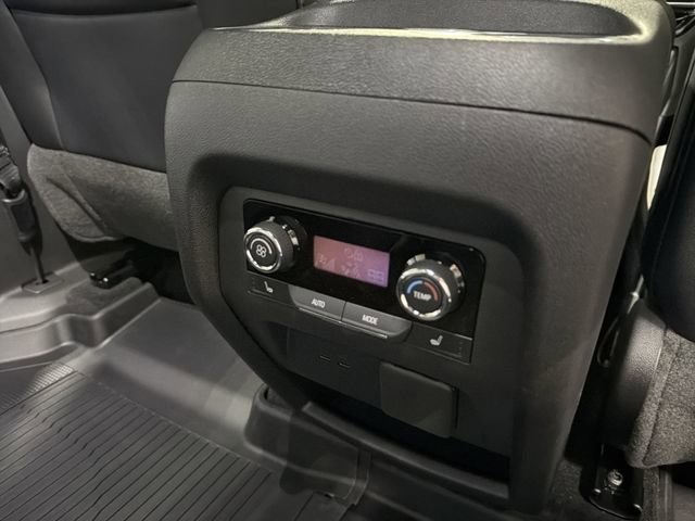 New 2026 Chevrolet Traverse High Country w/ LPO, Illumination Package AWD/4WD image 19