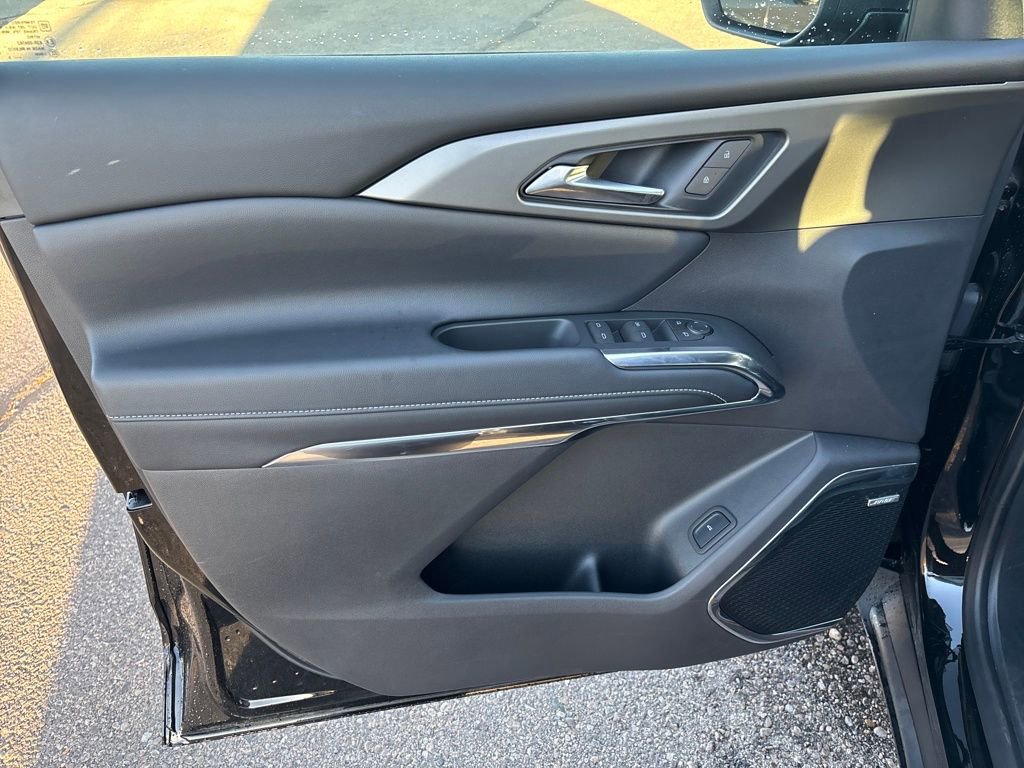 New 2025 Chevrolet Traverse LT w/ Enhanced Driving Package image 10