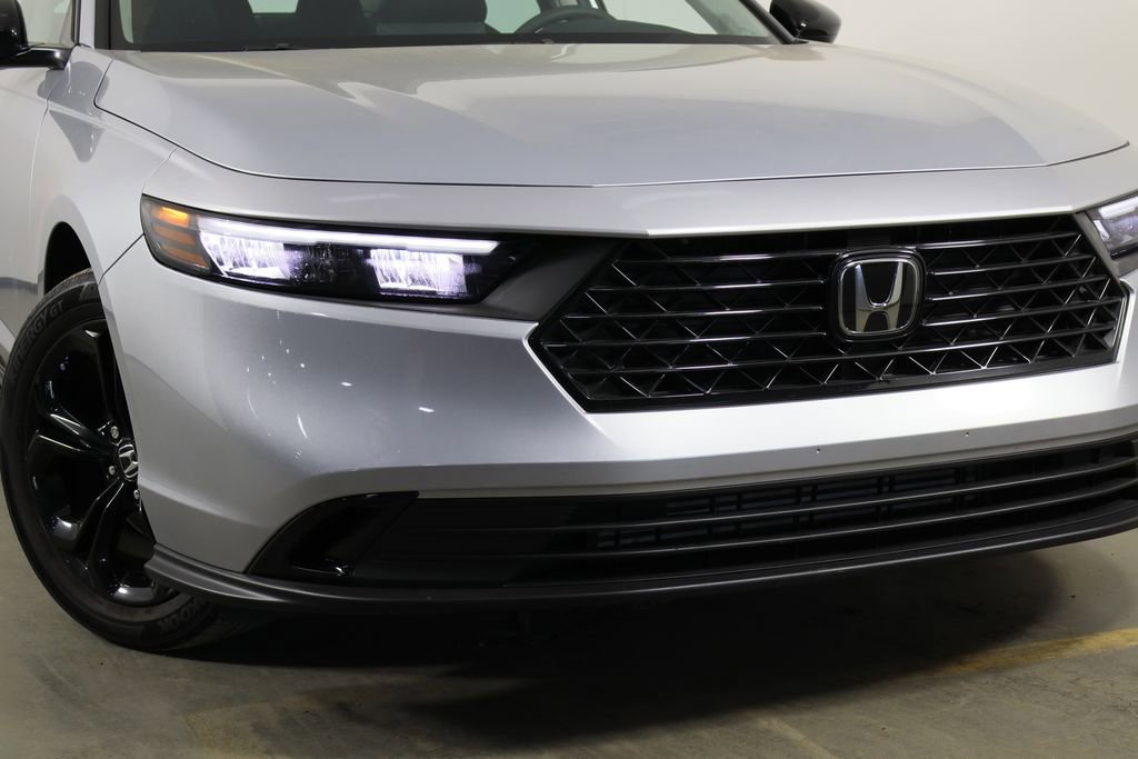 Used 2025 Honda Accord SE image 39