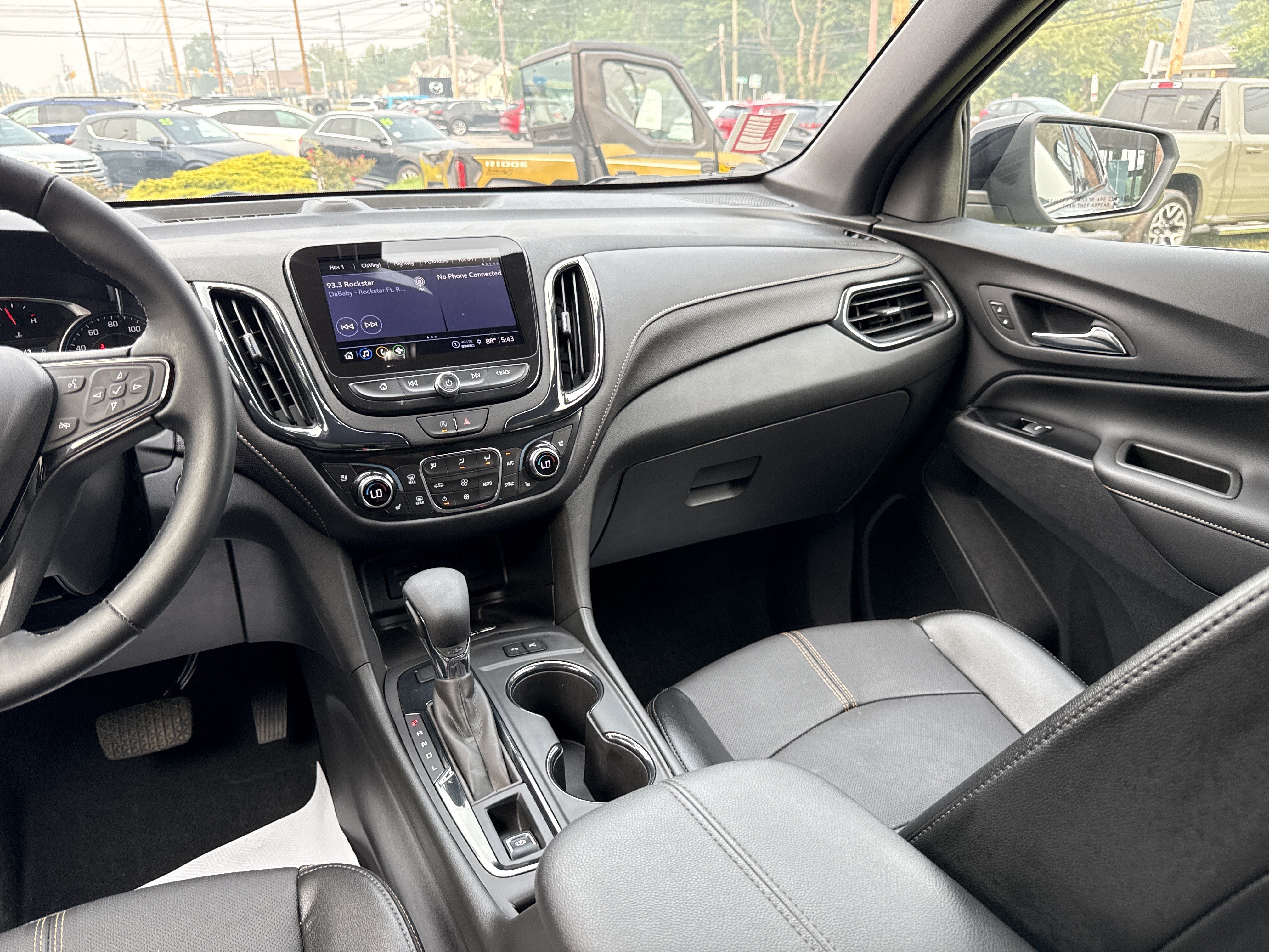 Used 2023 Chevrolet Equinox Premier AWD/4WD image 25