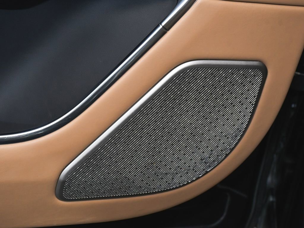 Used 2024 Land Rover Range Rover Autobiography image 12