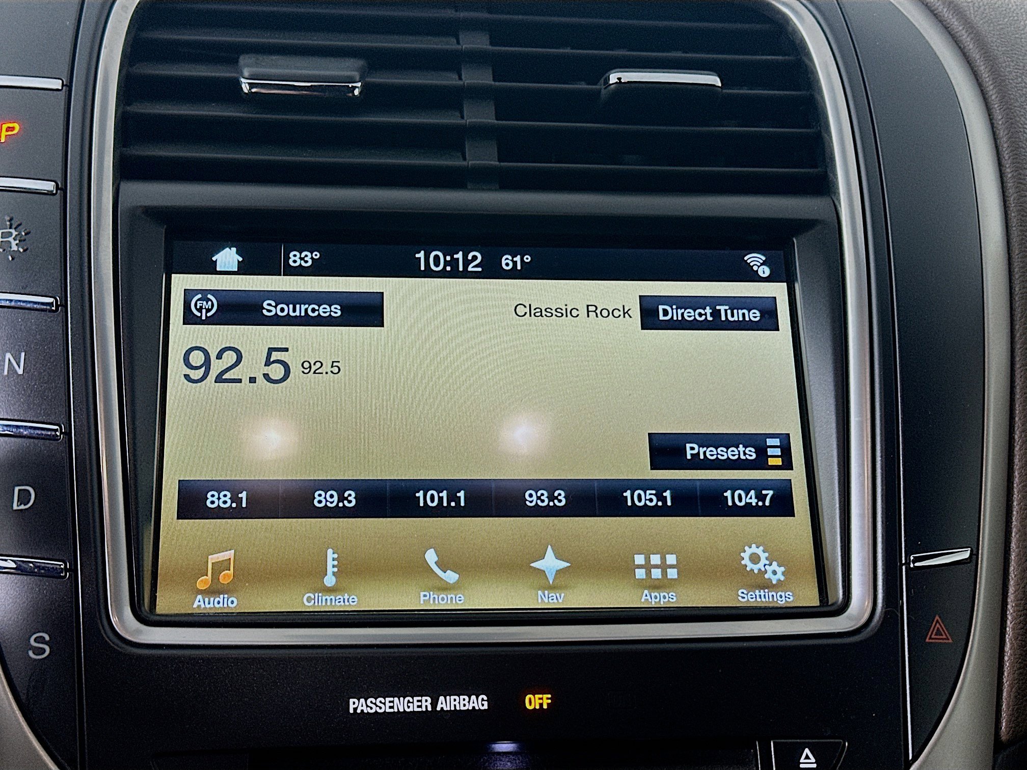 Used 2016 Lincoln MKX Reserve w/ Driver Assistance Package image 21