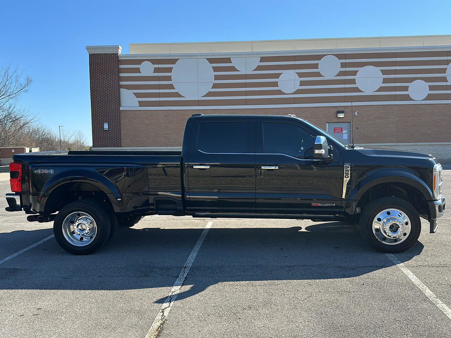 Certified 2023 Ford F450 Lariat w/ Lariat Ultimate Package image 7