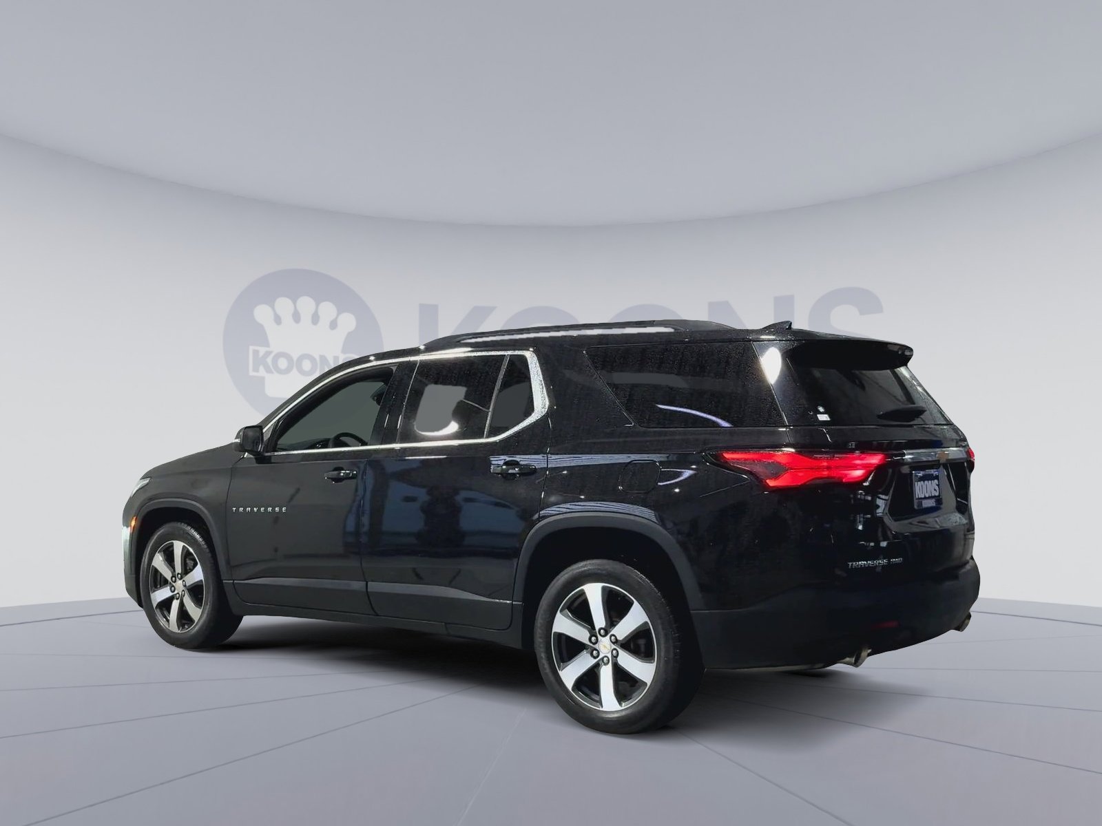 Used 2022 Chevrolet Traverse LT w/ LT Premium Package AWD/4WD image 8