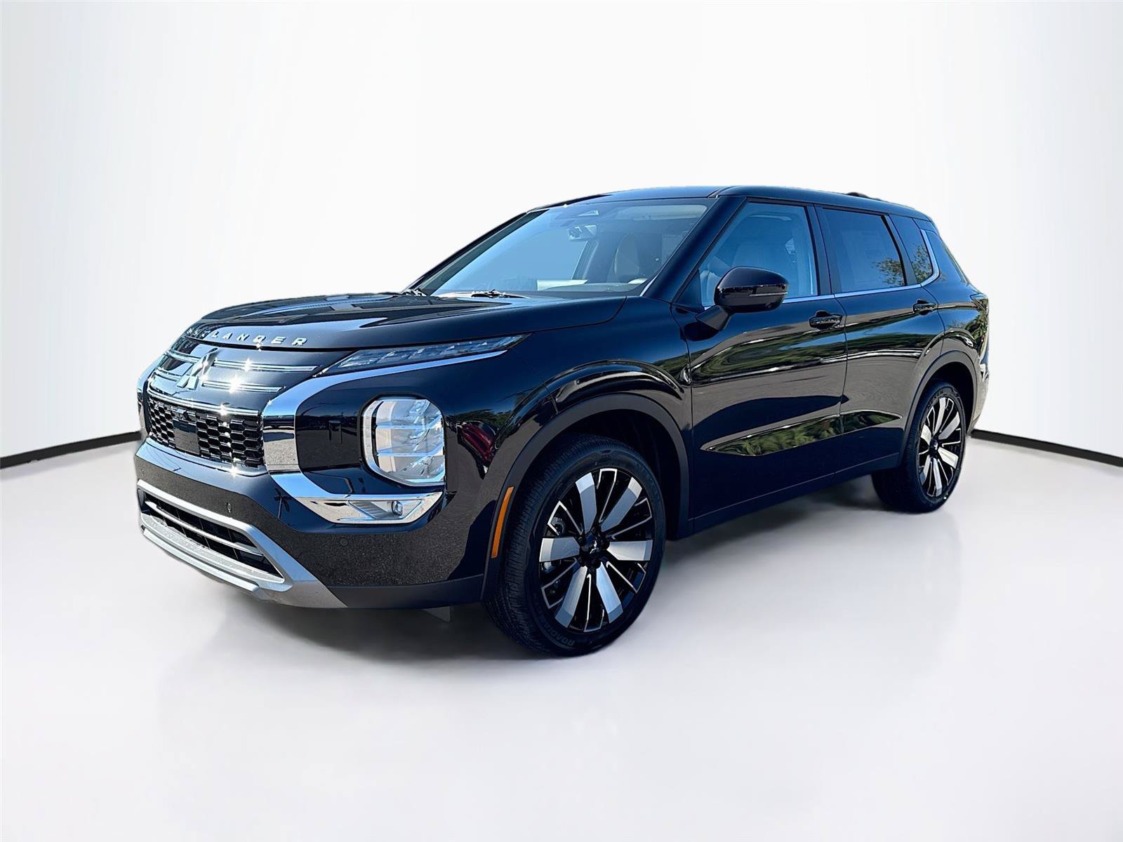 New 2025 Mitsubishi Outlander SE AWD/4WD image 3