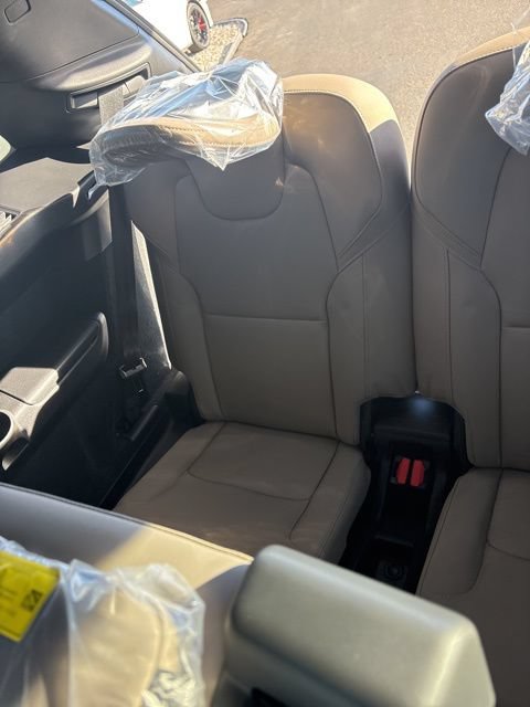 New 2026 Volvo XC90 B6 Plus w/ Protection Package Premier AWD/4WD image 30