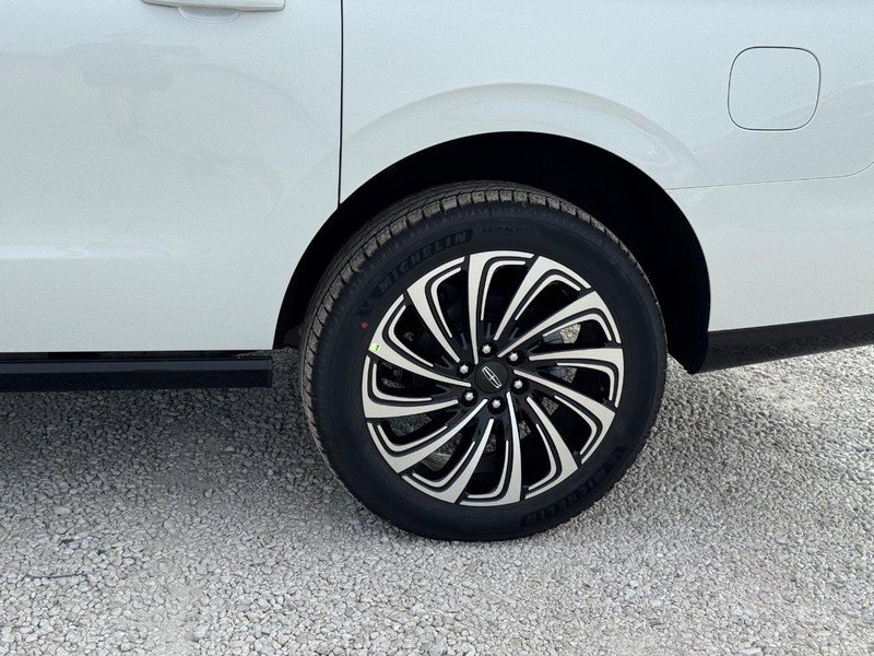 New 2025 Lincoln Navigator L Black Label image 9