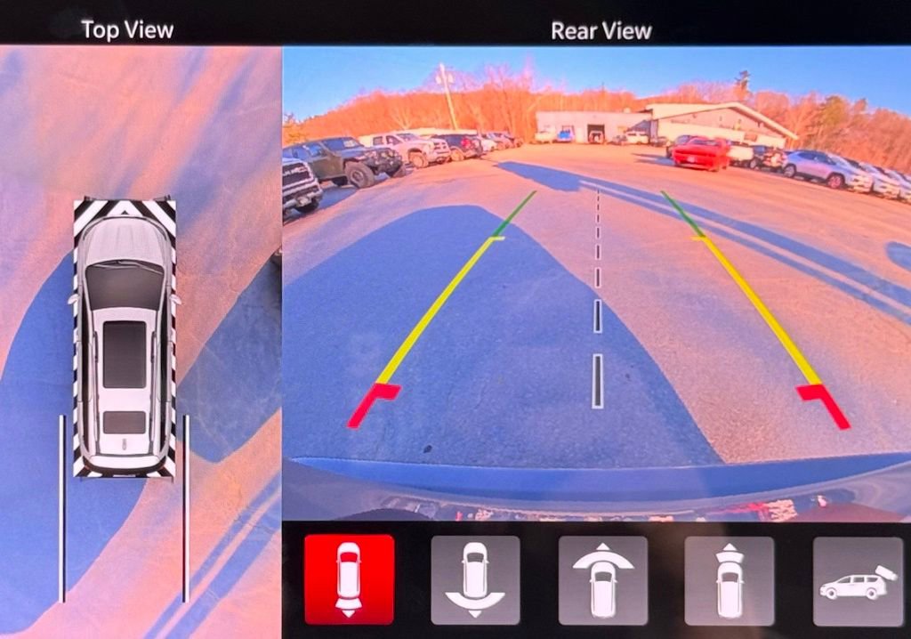 Used 2023 Chrysler Pacifica Limited w/ S Appearance Package image 35