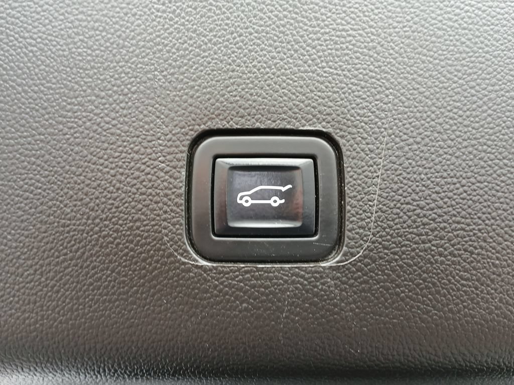 Certified 2023 Chevrolet Traverse LT FWD image 19