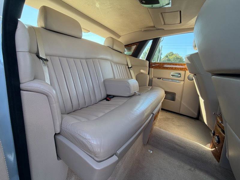 Used 2006 Rolls-Royce Phantom Sedan RWD image 97