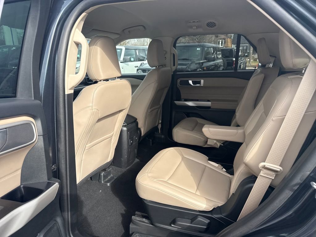 Used 2024 Ford Explorer XLT w/ Equipment Group 202A image 14
