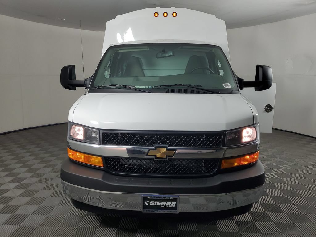 New 2026 Chevrolet Express 3500 w/ Power Convenience Package RWD image 9