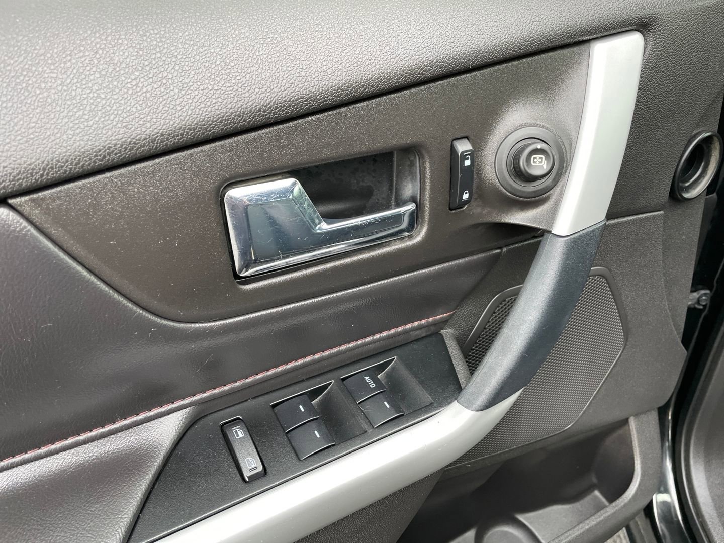 Used 2014 Ford Edge Limited w/ Driver Entry Package image 11