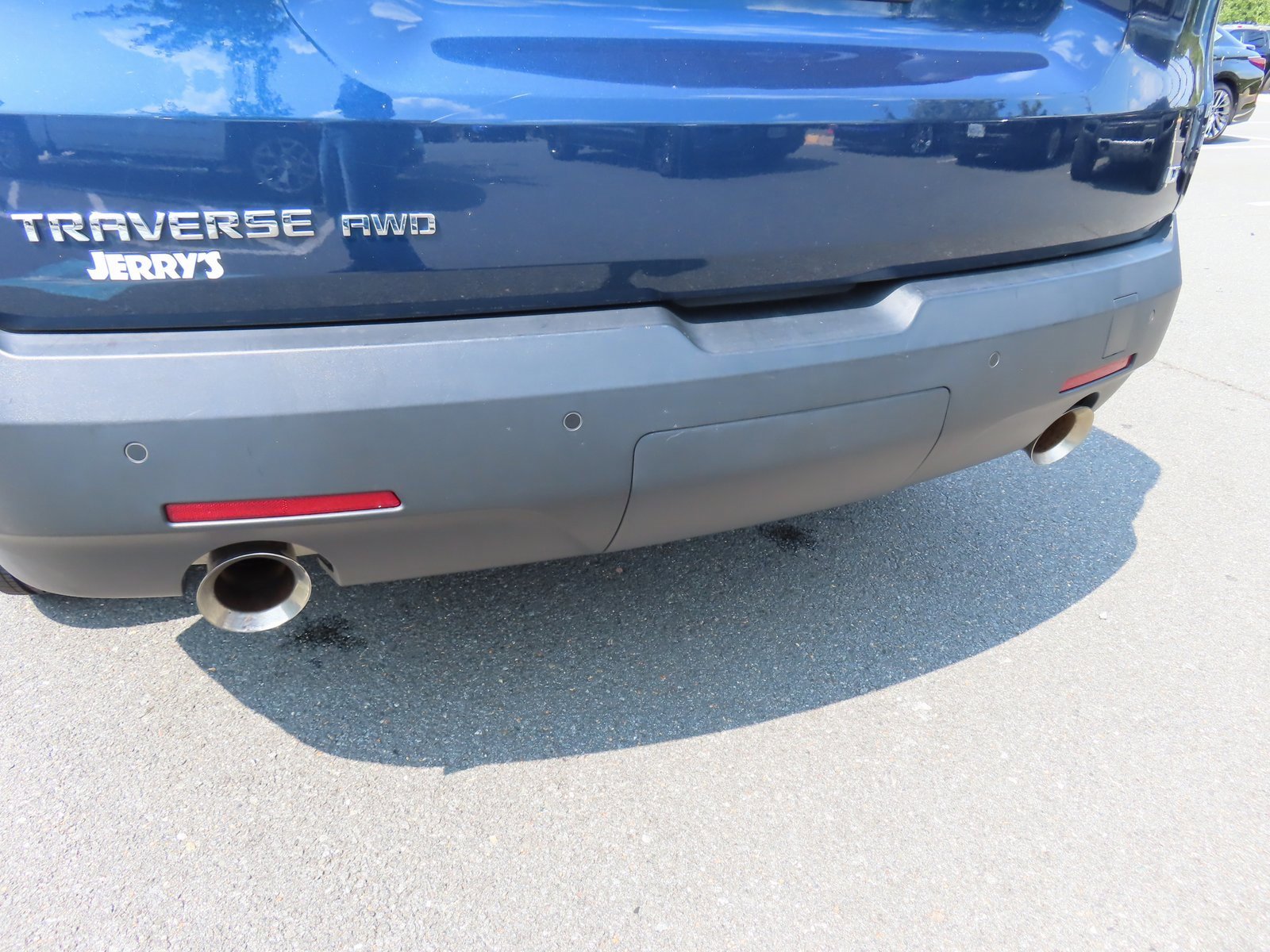 Used 2022 Chevrolet Traverse LT image 11