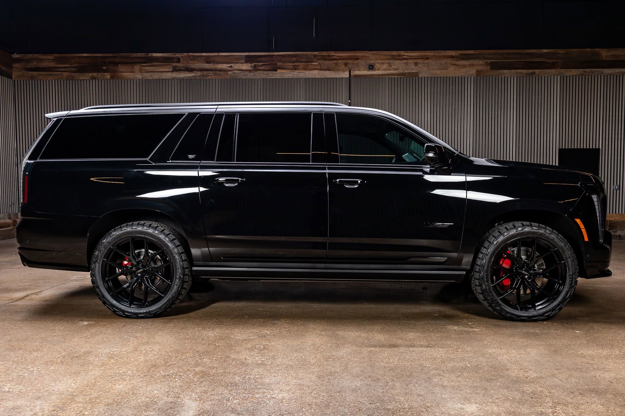 Used 2026 Cadillac Escalade ESV V image 11