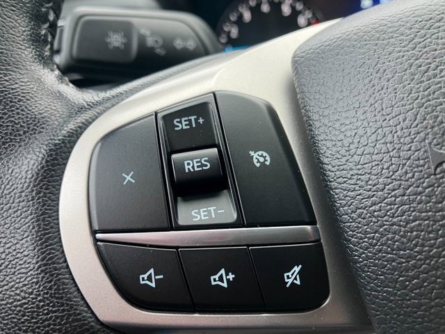 Used 2023 Ford Explorer XLT w/ Equipment Group 202A image 3