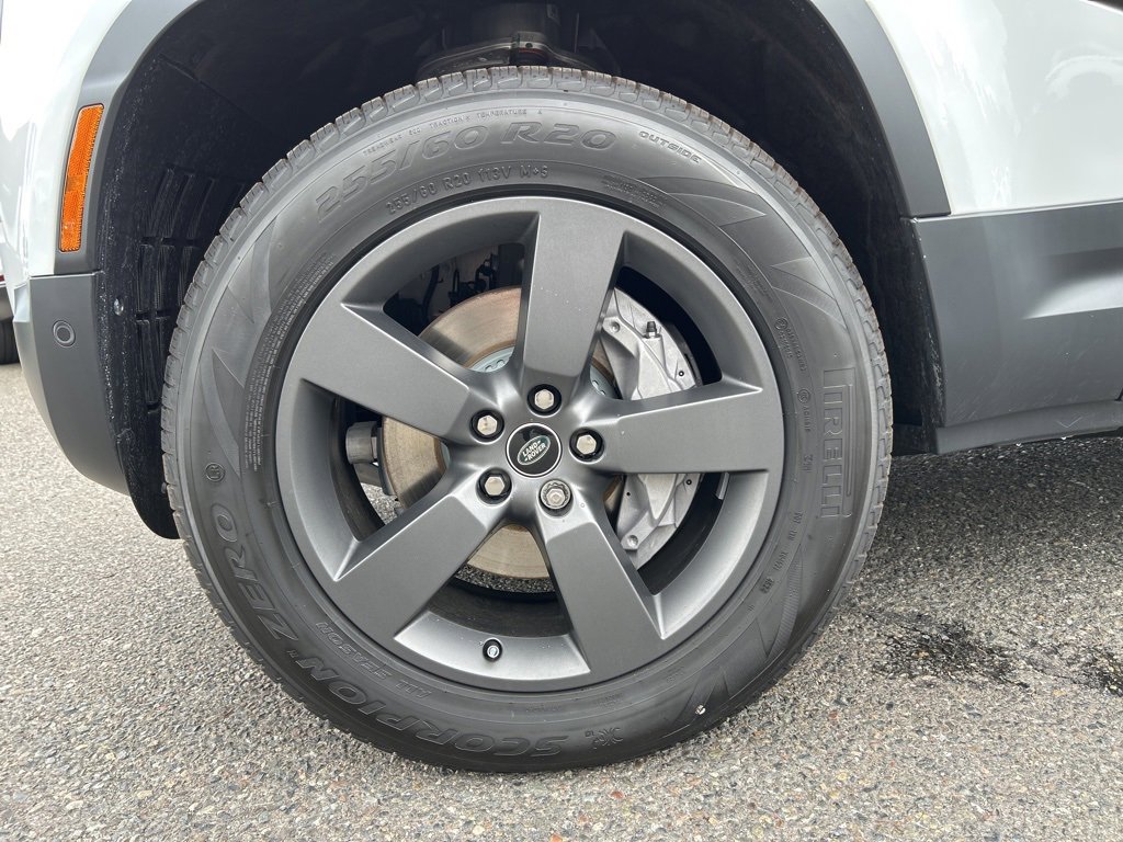 New 2025 Land Rover Defender 110 S image 28