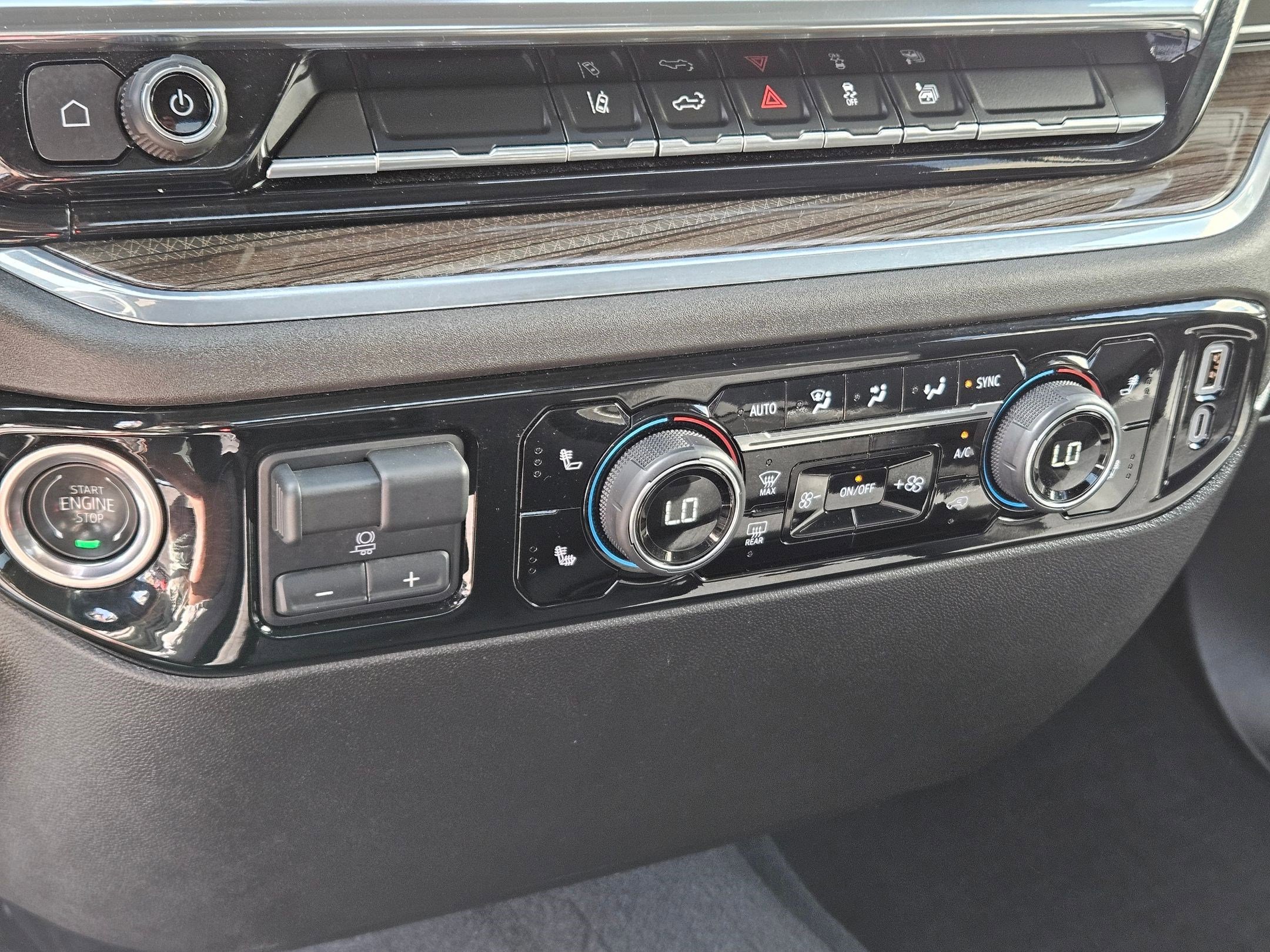 Used 2024 Chevrolet Silverado 3500 LT w/ Convenience Package image 28