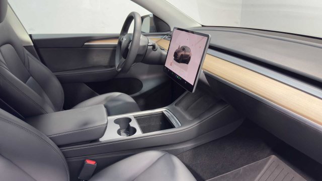 Used 2024 Tesla Model Y Performance AWD/4WD image 11