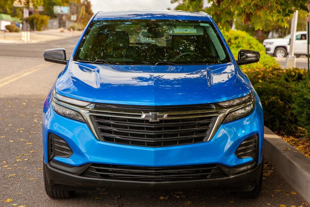 Used 2024 Chevrolet Equinox LS w/ LS Convenience Package image 3