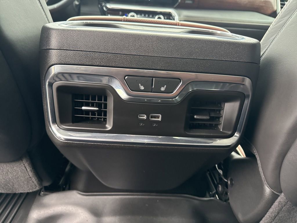Used 2024 GMC Sierra 3500 Denali Ultimate AWD/4WD image 14