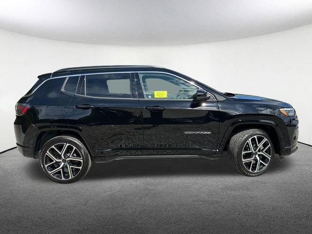 Used 2025 Jeep Compass Limited w/ Elite Group AWD/4WD image 18