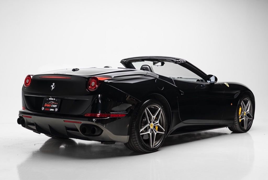Used 2017 Ferrari California T image 7