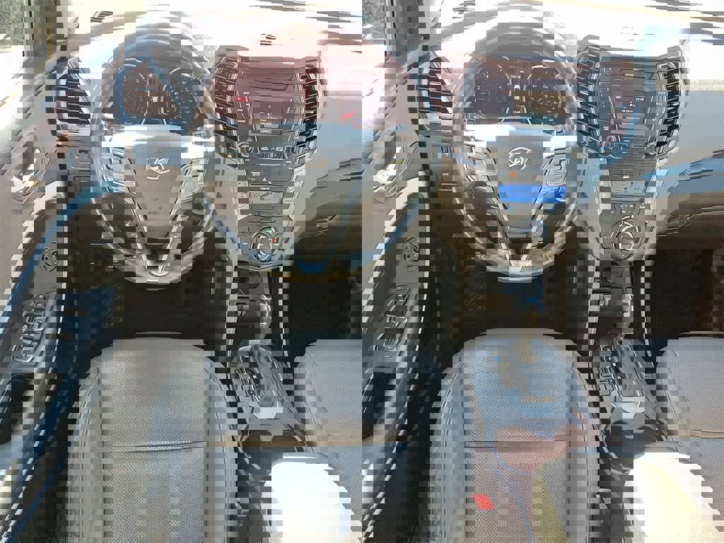 Used 2016 Hyundai Santa Fe Limited image 11