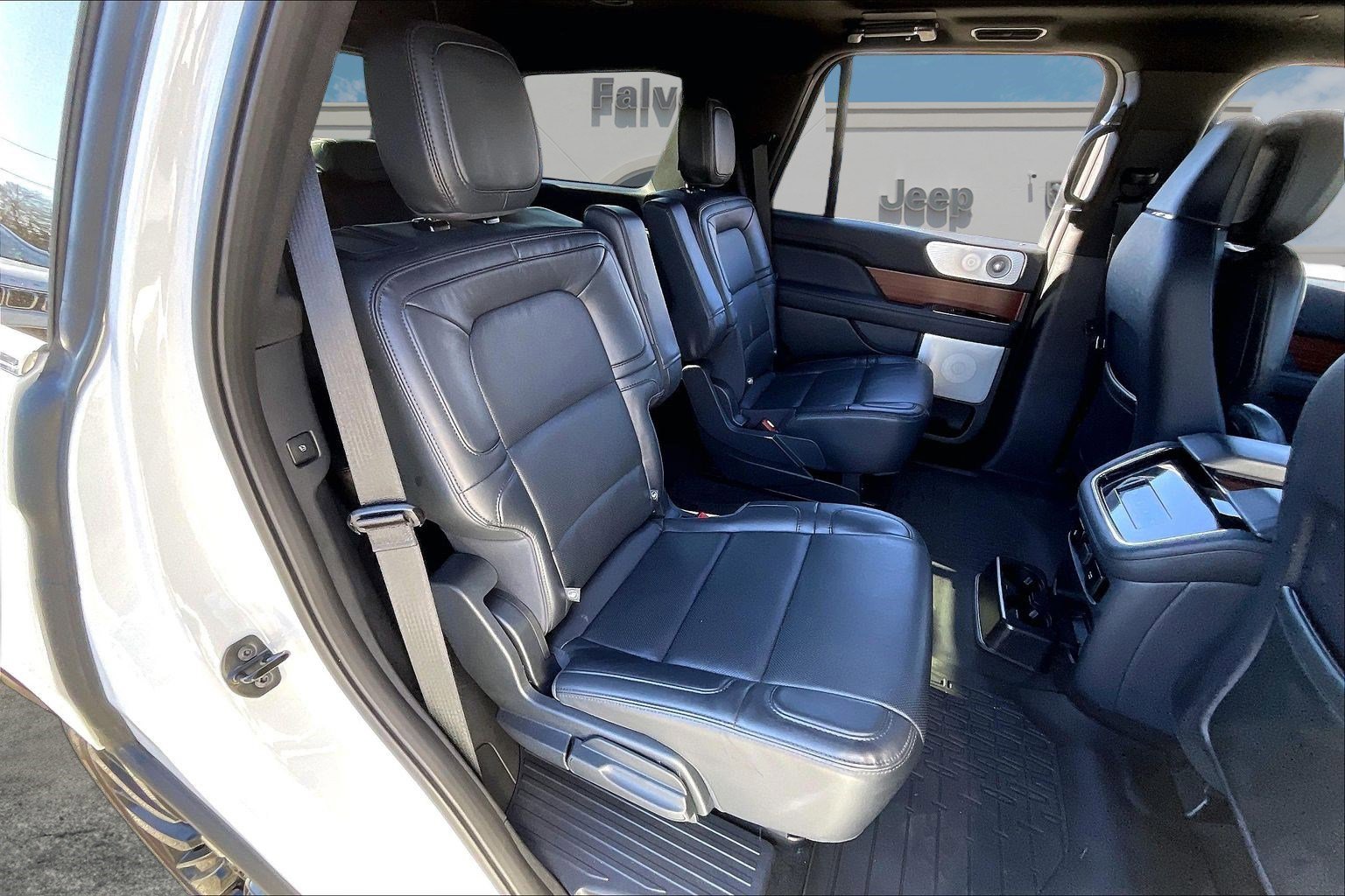 Used 2024 Lincoln Navigator Reserve w/ Equipment Group 201A image 25