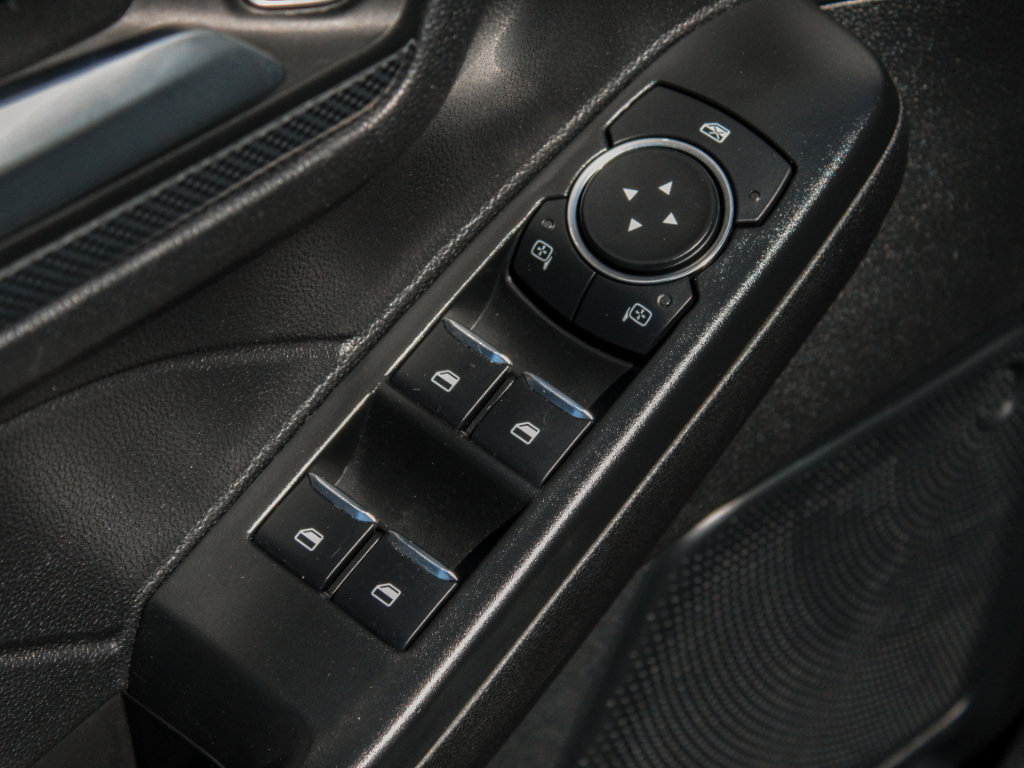 Used 2025 Ford Escape ST-Line FWD image 9