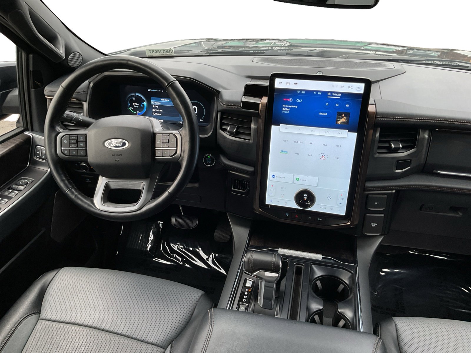 Used 2022 Ford F150 Lightning Lariat image 15